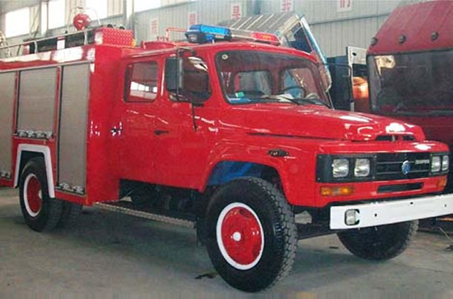 東風(fēng)140尖頭泡沫消防車