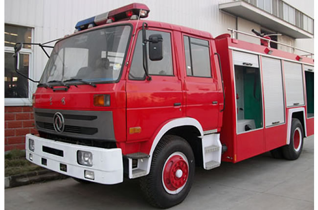 東風(fēng)153單橋泡沫消防車頭部圖片