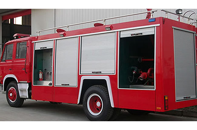 東風(fēng)153水罐消防車側(cè)面尾部圖片