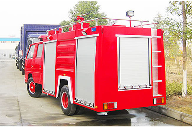 江鈴單橋水罐消防車尾部展示圖