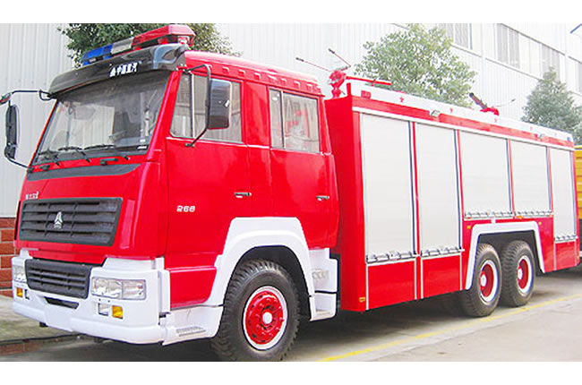 重汽豪沃后雙橋水罐消防車左側(cè)圖片