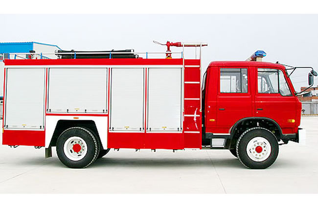 東風(fēng)153泡沫消防車正側(cè)面圖片