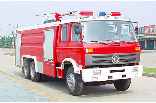 東風(fēng)后雙橋泡沫消防車臉部圖片