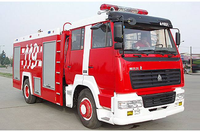 斯太爾單橋A類泡沫消防車頭部右側(cè)圖片