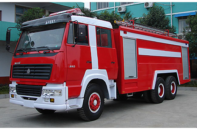 斯太爾后雙橋泡沫消防車