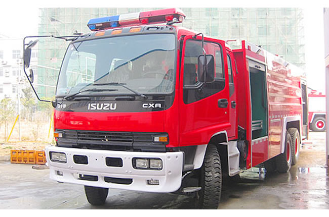 五十鈴后雙橋泡沫消防車