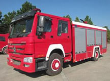 重汽單橋8方型泡沫消防車