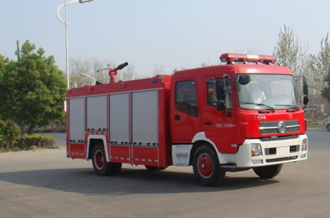東風(fēng)153單橋6-8方泡沫消防車