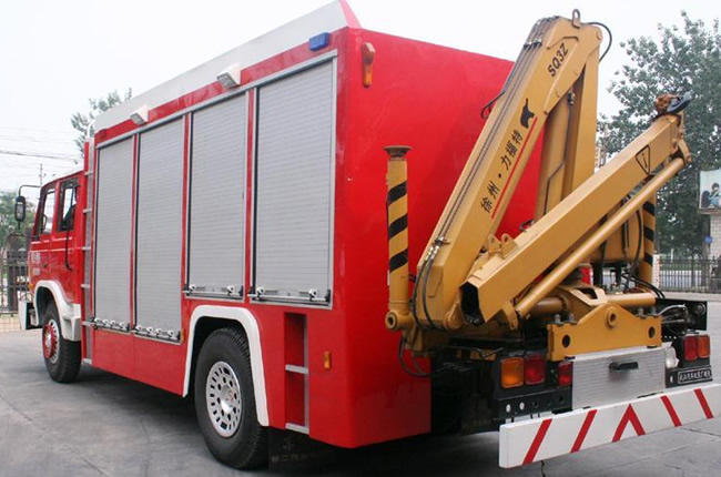 東風153搶險救援消防車尾部展示圖片