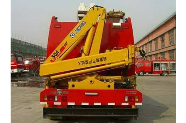 東風153搶險救援消防車尾部圖片