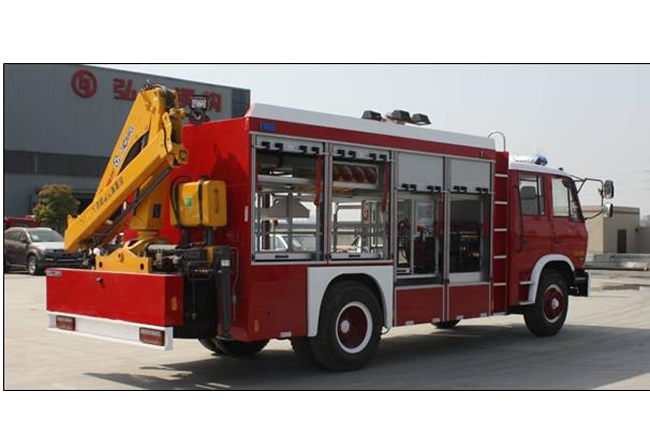 東風153搶險救援消防車尾部側(cè)面效果圖