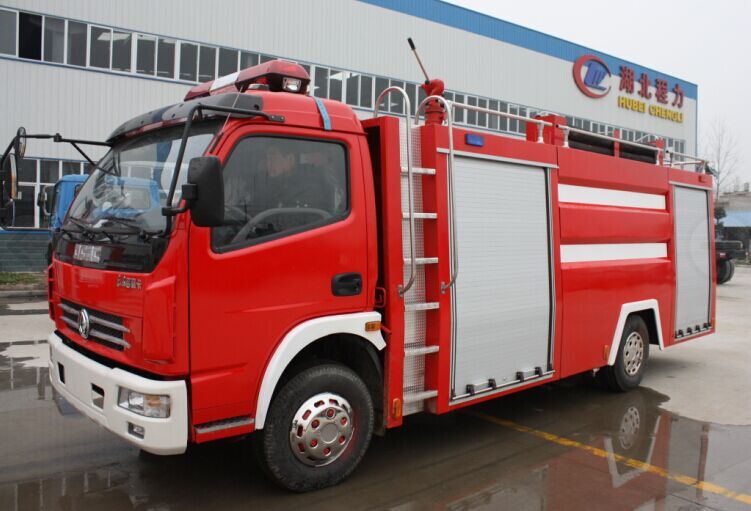 東風(fēng)多利卡4-5方小型水罐消防車(chē)