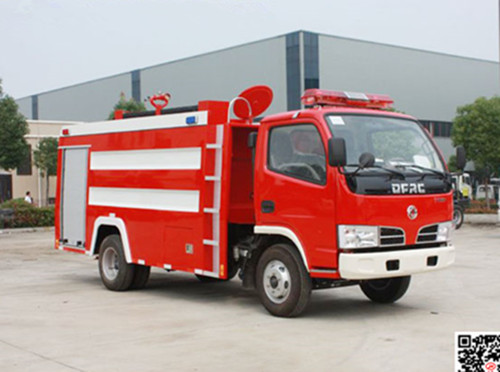 東風(fēng)小霸王單排水罐消防車