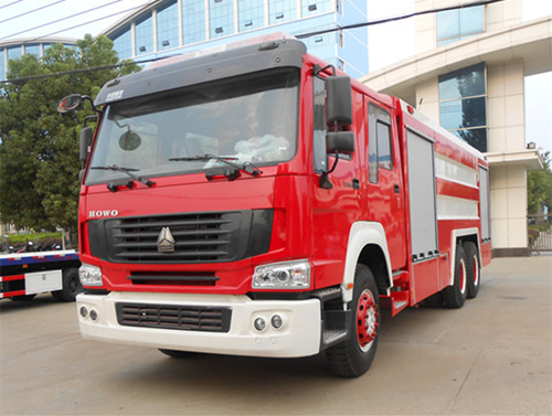 重汽豪沃16方水罐消防車(chē)
