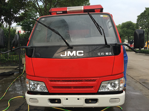 江鈴五十鈴2-3方水罐消防車