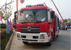 東風(fēng)天錦單橋水罐消防車