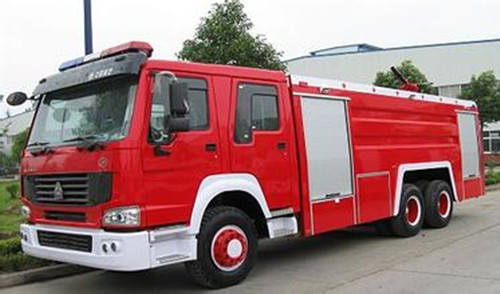 重汽豪沃6-8方水罐消防車